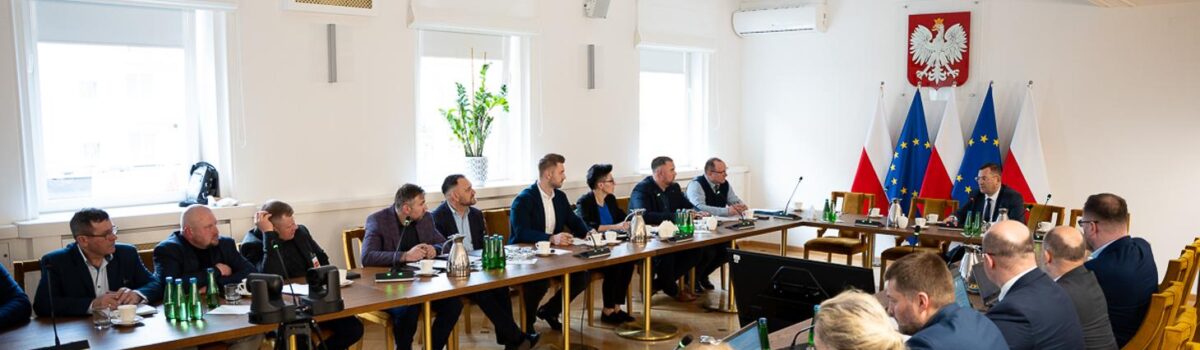 Minister Stefan Krajewski spotkał się z Krajową Radą Wieprzowiny. Rozmowy o wyzwaniach sektora i działaniach na rzecz odbudowy produkcji